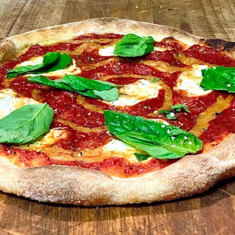 Passion for Pizza, Tradition in Every Slice